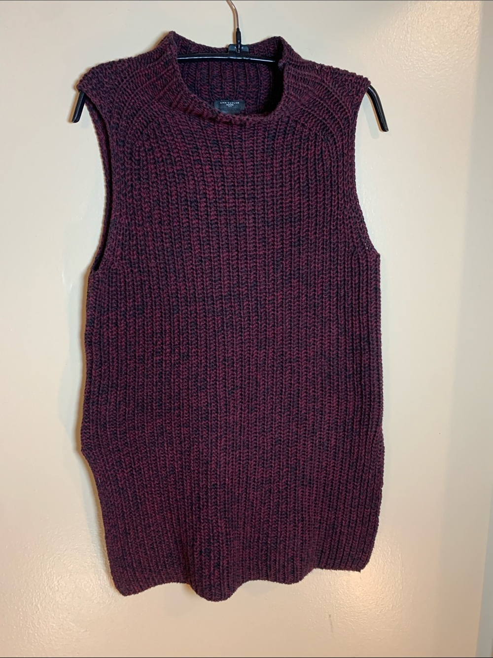 Sleeveless Rib Knit Sweater Tunic - Burgundy Ann Taylor Petite XSP women’s
